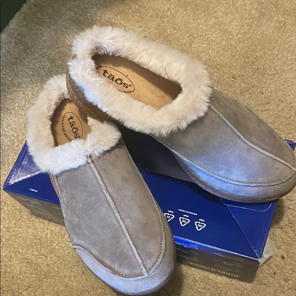 Taos Footwear Gray Cozy Mules